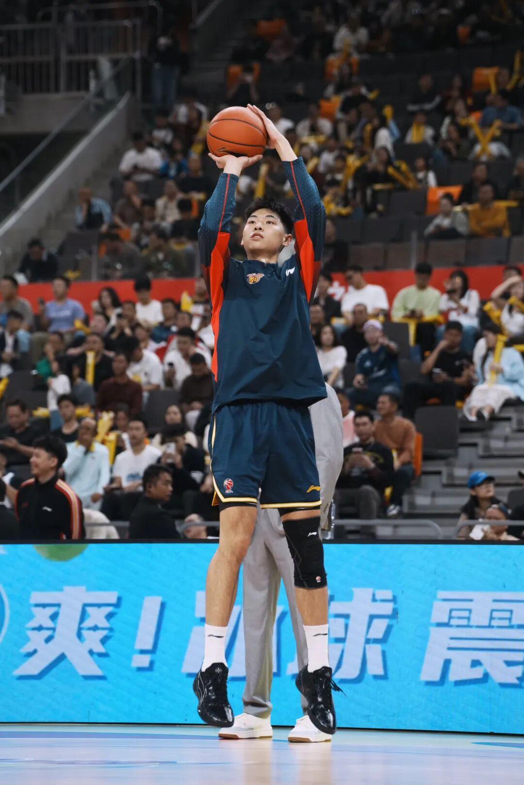 九游游戏平台-今天崔永熙穿什么？